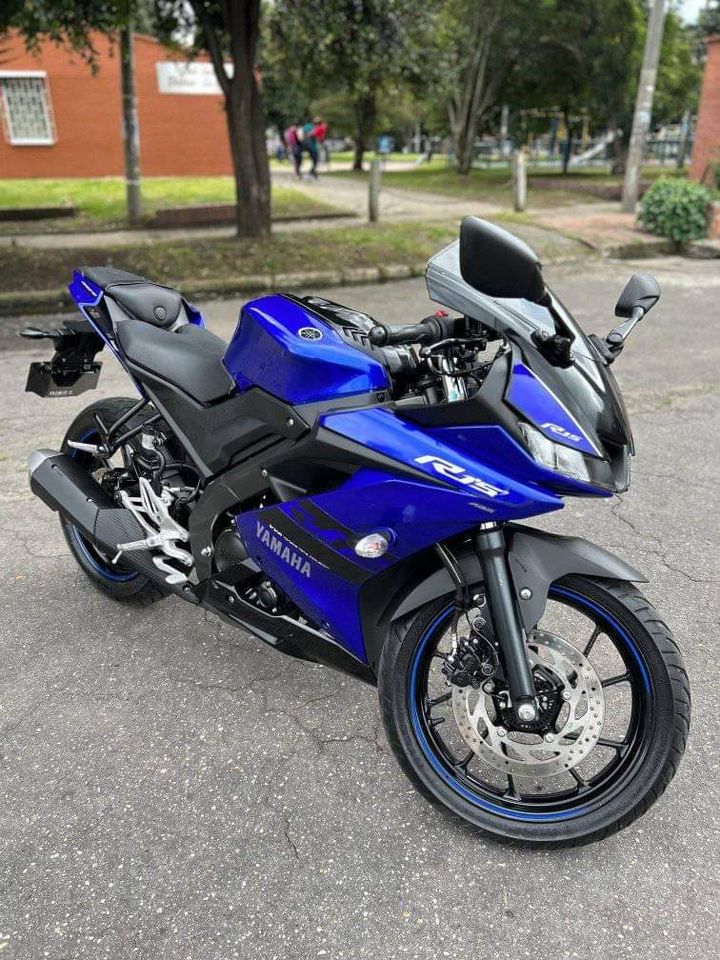 Yamaha R15 v3
